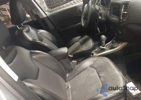 2019 Jeep Compass Latitude 4X4 из США, поврежденный, VIN 3C4NJDBBXKT600006